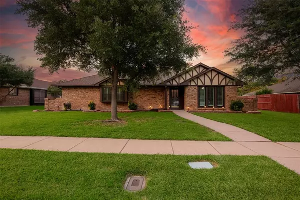 1613 Parkside Trail, Lewisville, TX 75077