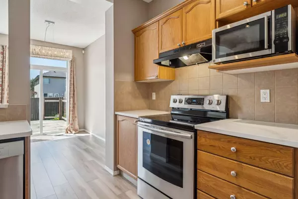 Calgary, AB T3P 1E6,51 Evansmeade Common Northwest