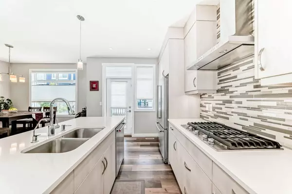 Calgary, AB T3H1Y1,209 Wentworth ROW Southwest