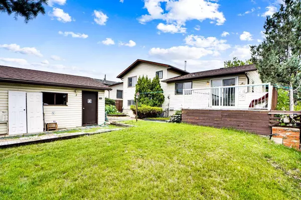 Calgary, AB T1Y 3K8,228 Rundlemere RD NE