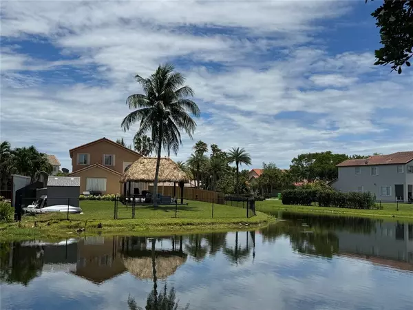 358 E Riverbend Dr, Sunrise, FL 33326