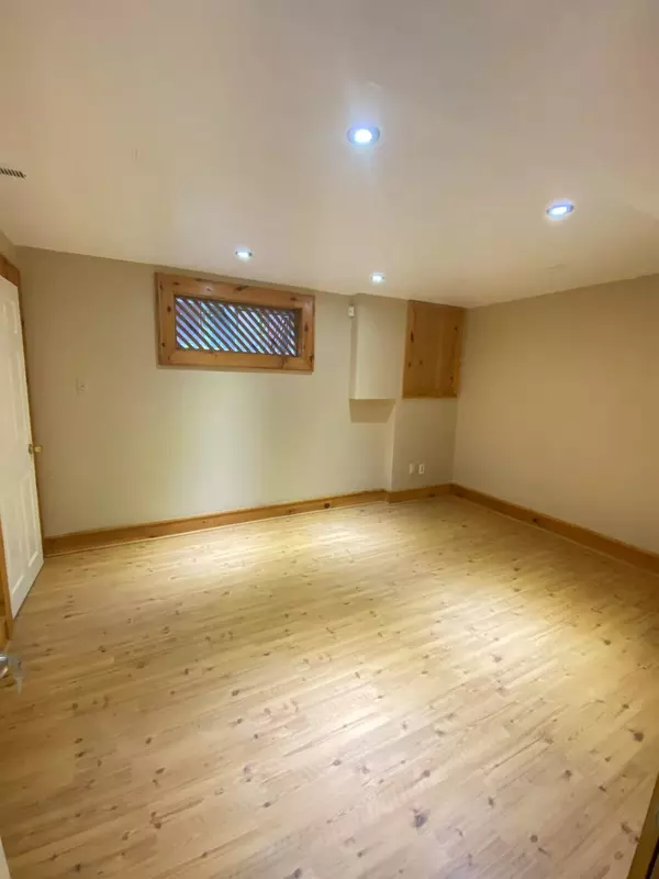 Markham, ON L3P 4A5,41 Wootten WAY S #Bsmt