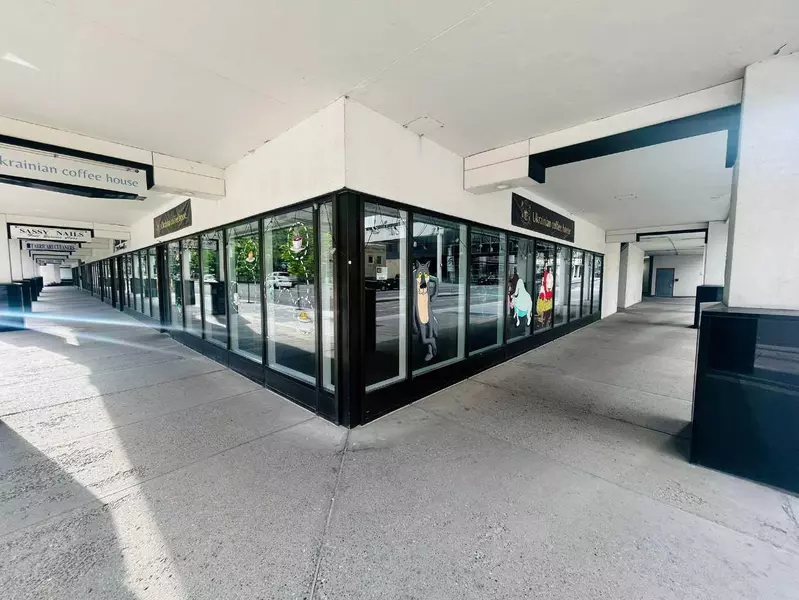 755 5 AVE SW, Calgary, AB T2P3T7