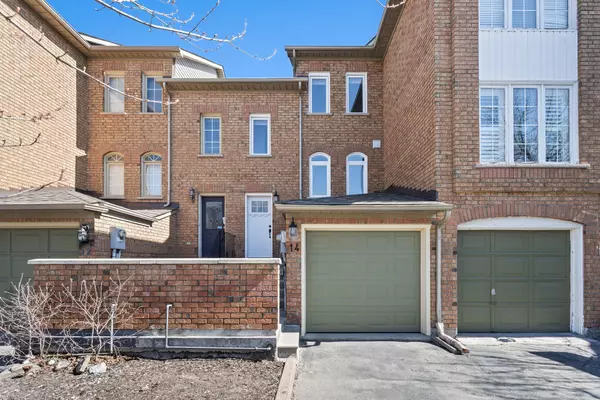 14 Larissa CT, Vaughan, ON L6A 2K8