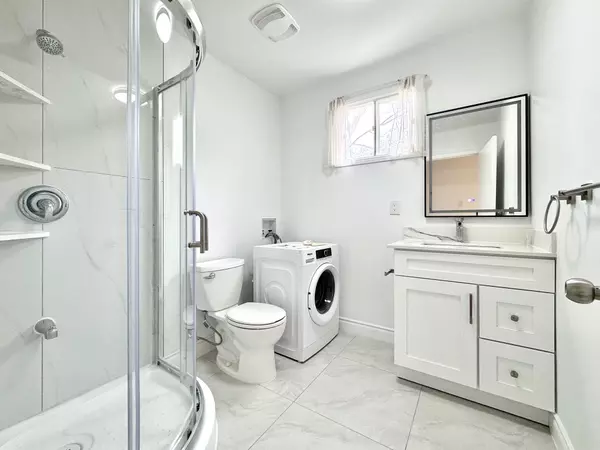 Markham, ON L3P 2K4,70 Ramona BLVD #Lower
