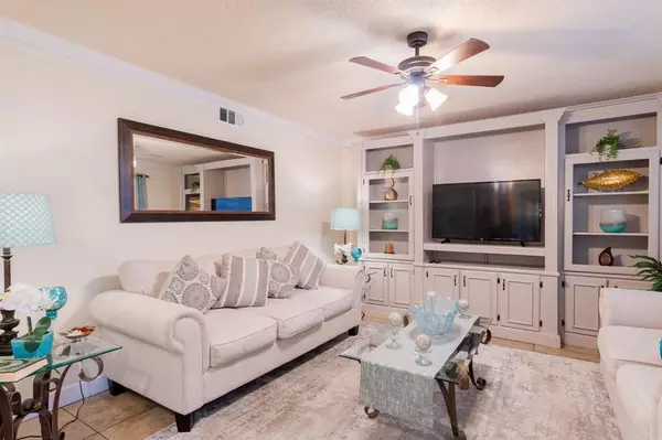 Arlington, TX 76012,2801 Oak Cliff Lane
