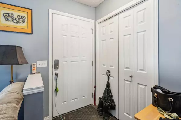 Calgary, AB T2Z 0A2,3310 New Brighton GDNS SE