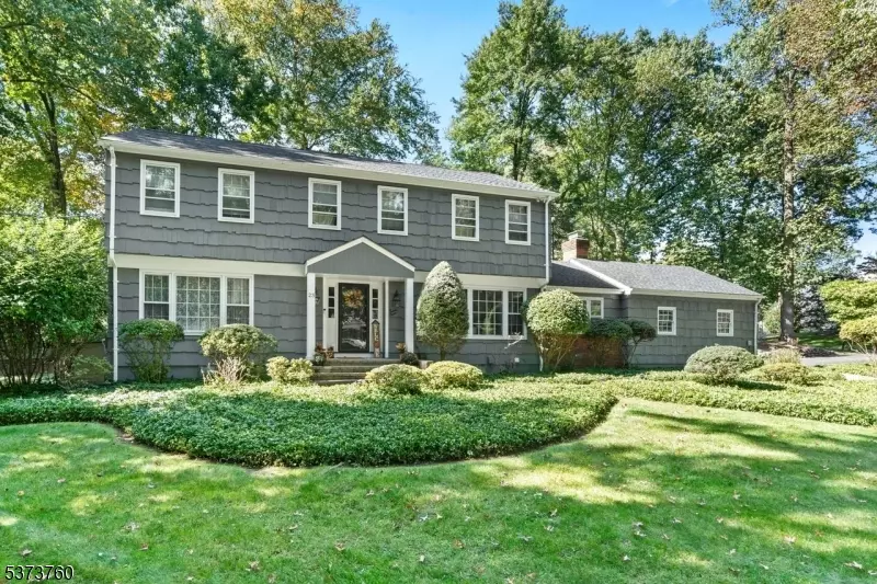 23 Walter St, Old Tappan Boro, NJ 07675