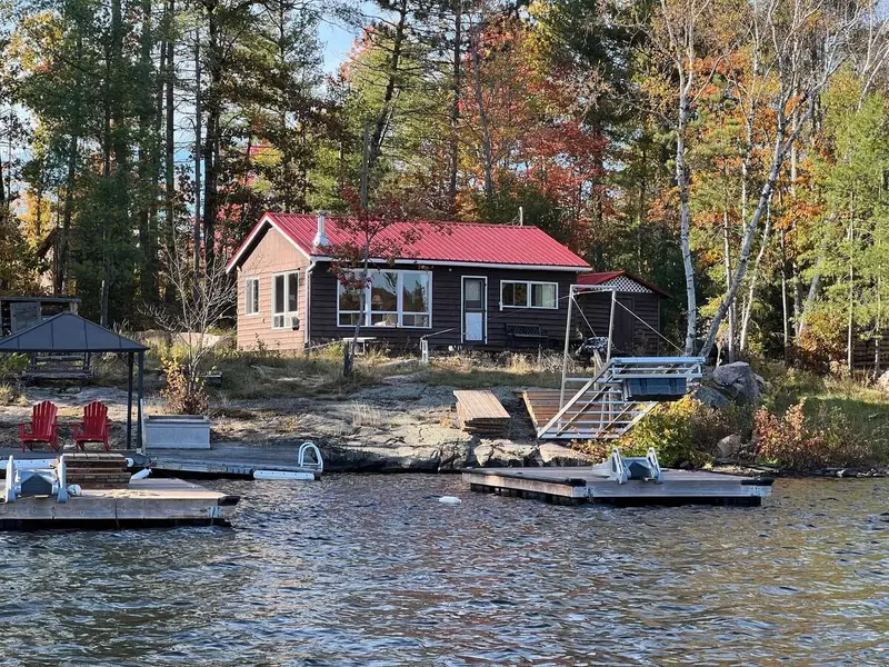 286 Mazinaw Lake N/A, Addington Highlands, ON K0H 1K0