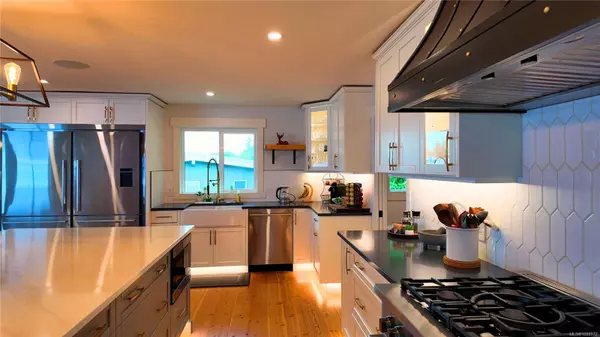 Campbell River, BC V9W 5X4,699 Galerno Rd