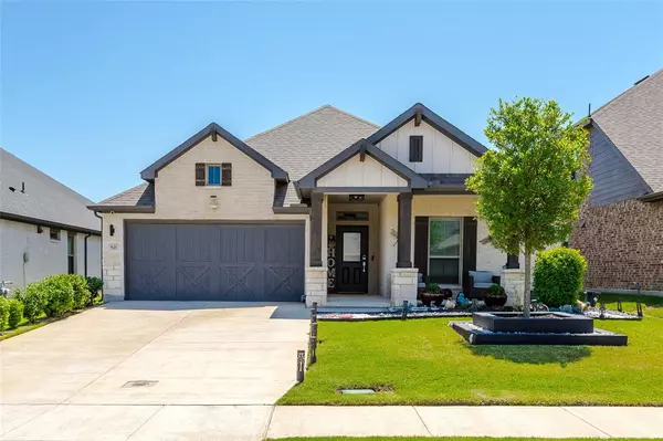 621 Hazeltine Road, Red Oak, TX 75154