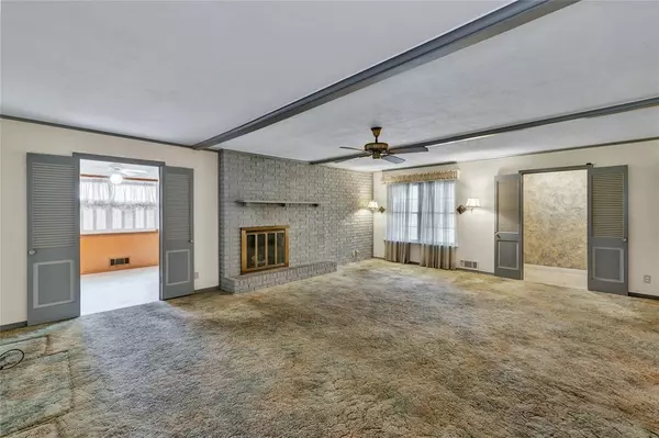 Garland, TX 75041,114 W Woodbury Drive