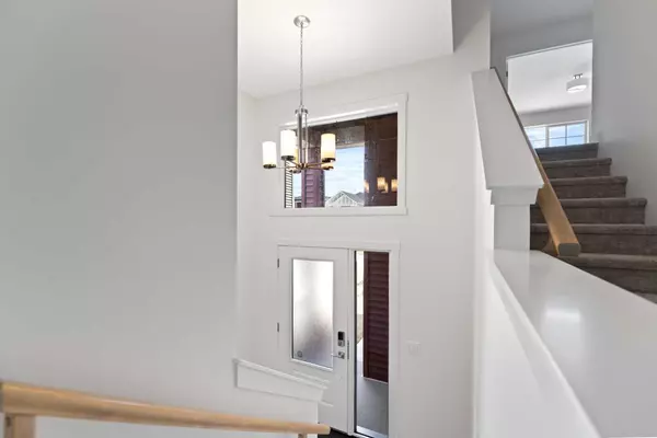 Calgary, AB T3J 2K6,379 Homestead GRV NE