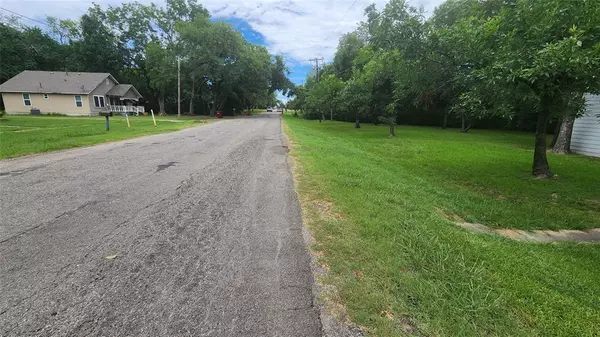 Bonham, TX 75418,1204 Cedar Street