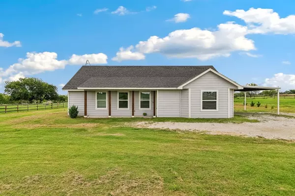 581 Erwin Lane, Poolville, TX 76487