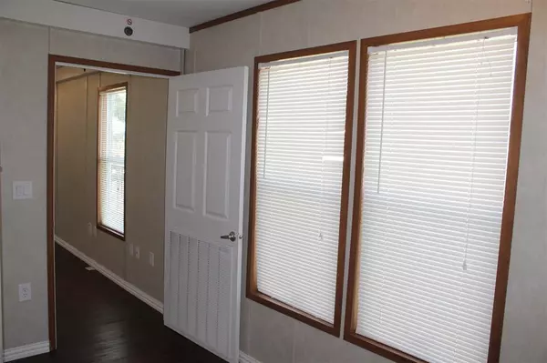 Krum, TX 76249,5259 Fm 156 N #19