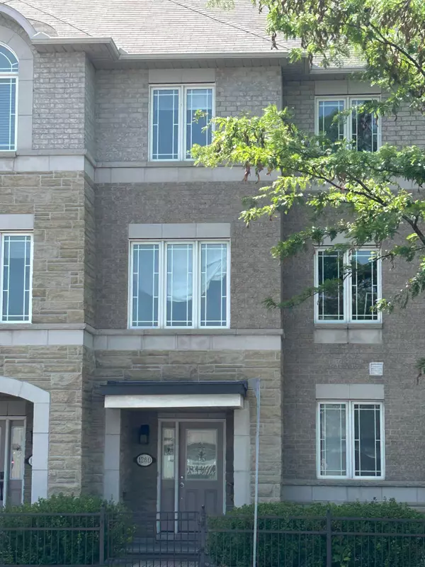 128 Centrepointe DR #D, South Of Baseline To Knoxdale, ON K2G 6B1