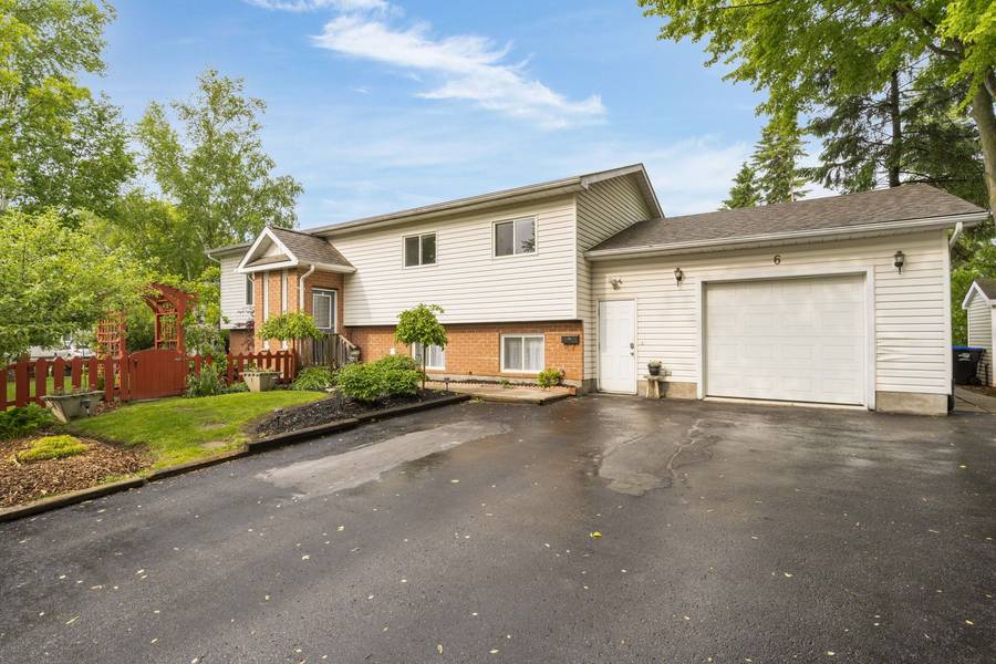 6 Park RD, Essa, ON L0M 1B2
