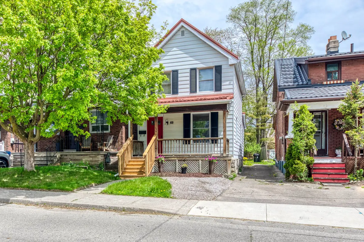 Toronto W06, ON M8V 3J7,39 Sixteenth ST