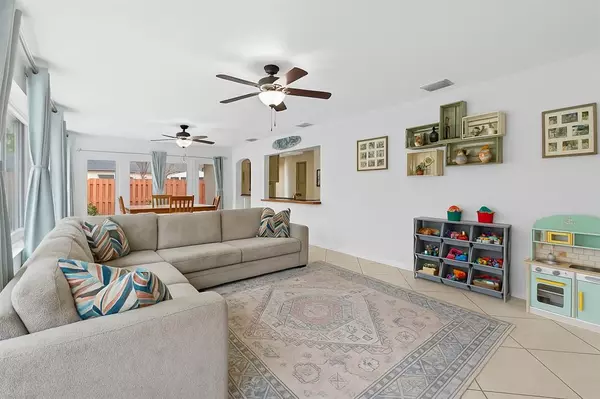 Fort Lauderdale, FL 33315,912 SW 17th St