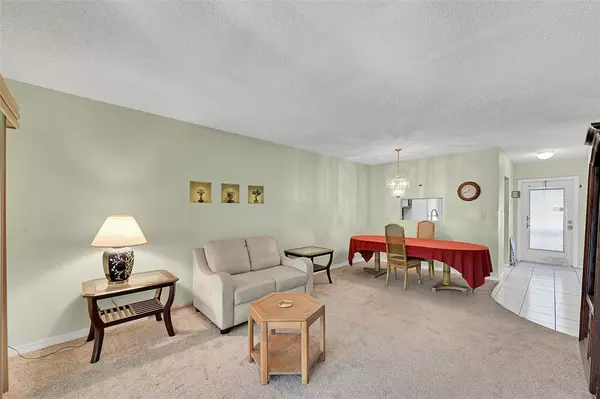 Lauderdale Lakes, FL 33313,5141 W Oakland Park Blvd #211
