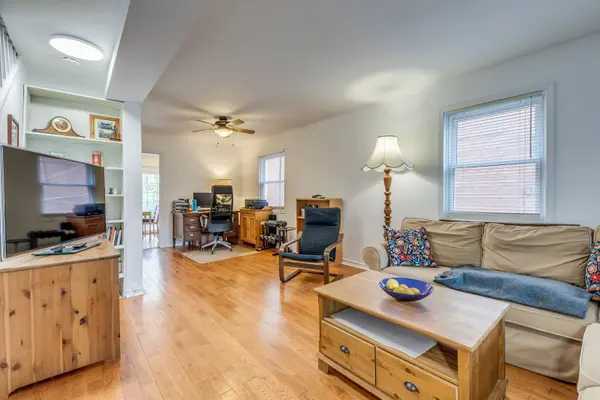 Toronto W06, ON M8V 3J7,39 Sixteenth ST