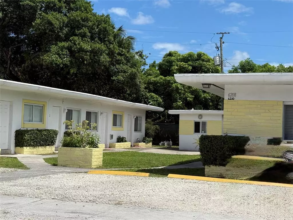 Hollywood, FL 33023,6208 Dawson St #2