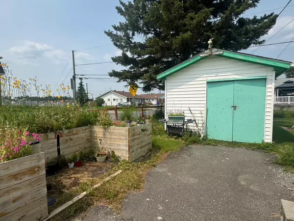 Timmins, ON P4N 4R5,606 Spooner DR