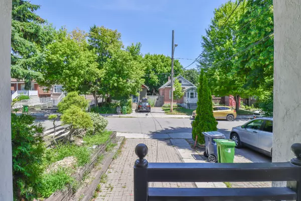 Toronto W03, ON M6N 3W4,948 Runnymede RD