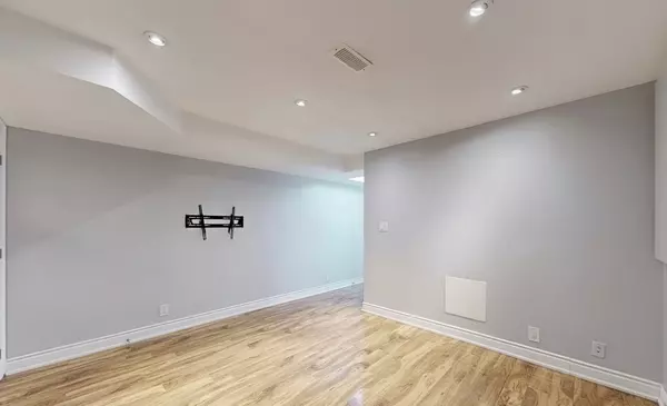 Mississauga, ON L5M 6X9,3822 Mcdowell DR