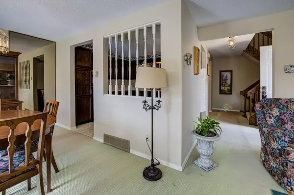 Waterloo, ON N2T 1H8,493 Beechwood DR #4