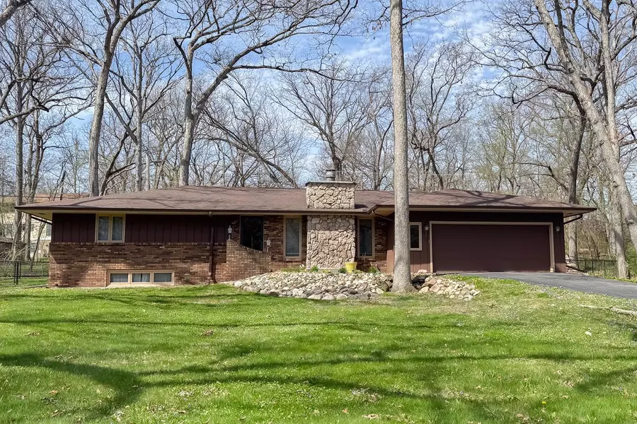 10401 Ray Drive, Roscoe, IL 61073