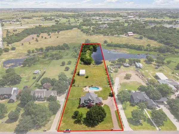 1025 Colina Vista Lane, Crowley, TX 76036