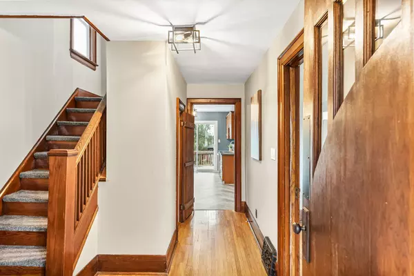 Scugog, ON L9L 1J9,394 A Queen ST
