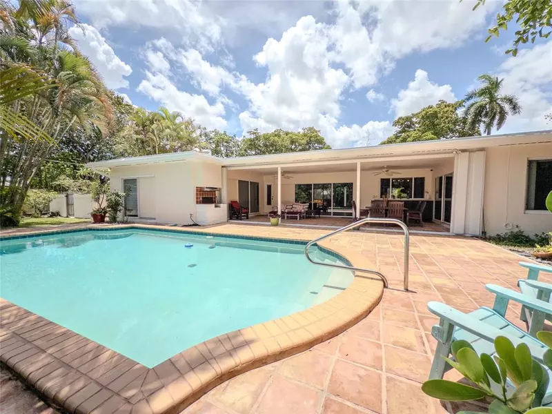 560 SW 62nd Ave, Plantation, FL 33317