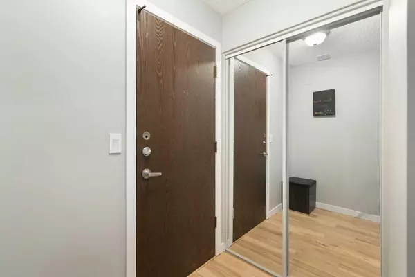 Calgary, AB T2N 1R4,714 5A ST Northwest #6