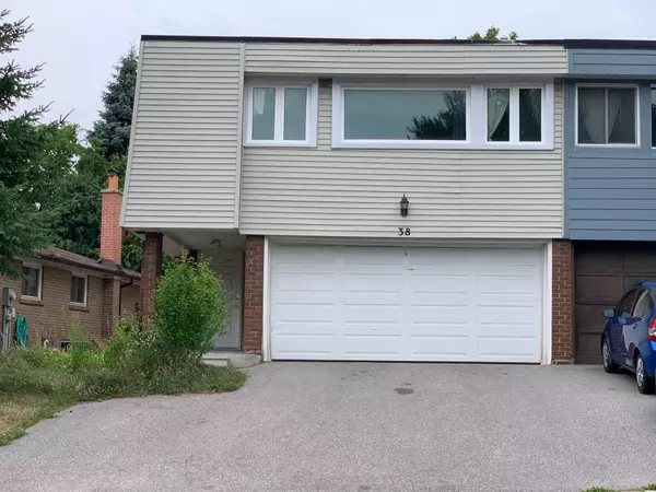 38 Lynch RD #Upper, Toronto C15, ON M2J 2V5