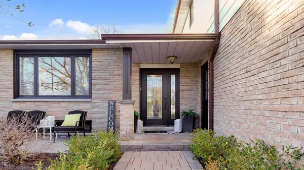 Whitchurch-stouffville, ON L4A 4Z8,263 North ST