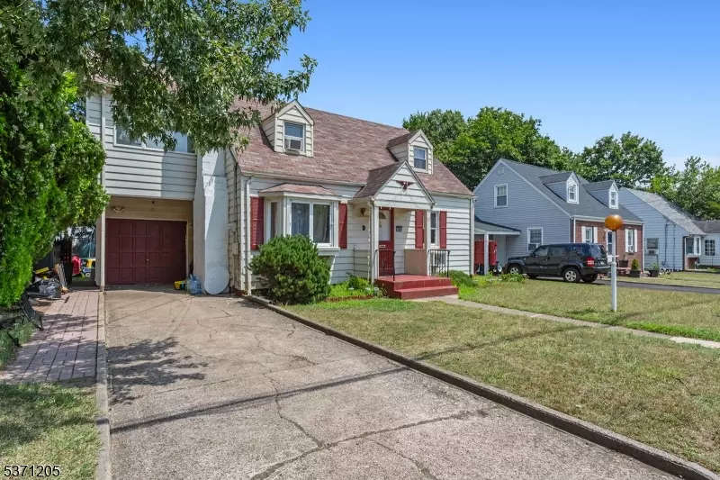 77 Oxford St, Haledon Boro, NJ 07508