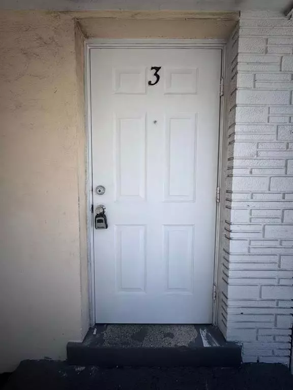 Lake Worth Beach, FL 33460,405 6th Ave #3