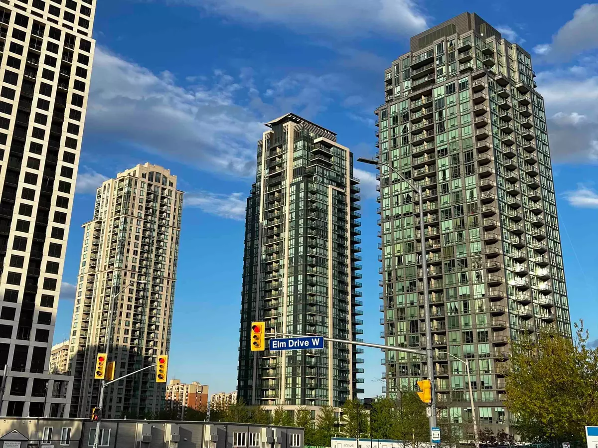 Mississauga, ON L5B 0C1,3515 Kariya DR S #1205
