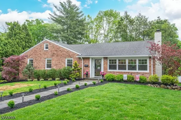 18 Winding Way, Madison Boro, NJ 07940
