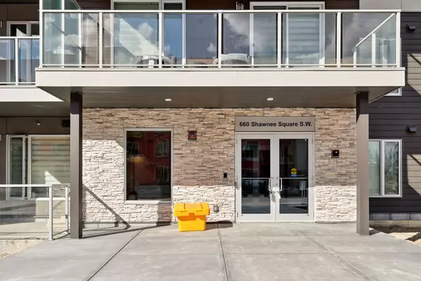 Calgary, AB T2Y2N6,660 Shawnee SQ Southwest #104