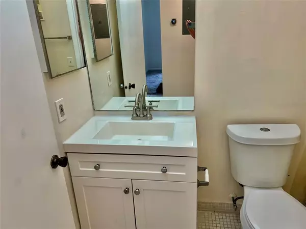 Tamarac, FL 33321,9384 S Belfort Cir #101