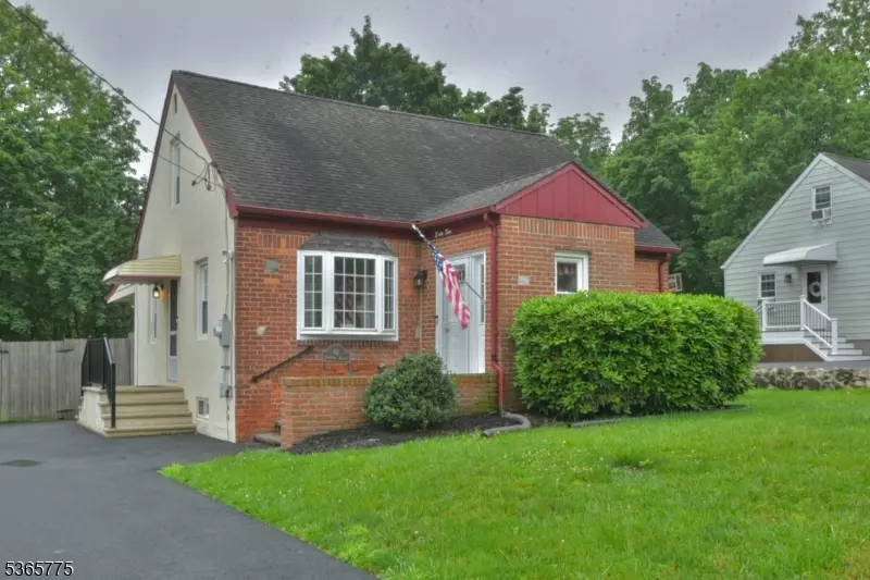 62 Overlook Ave, North Haledon Boro, NJ 07508