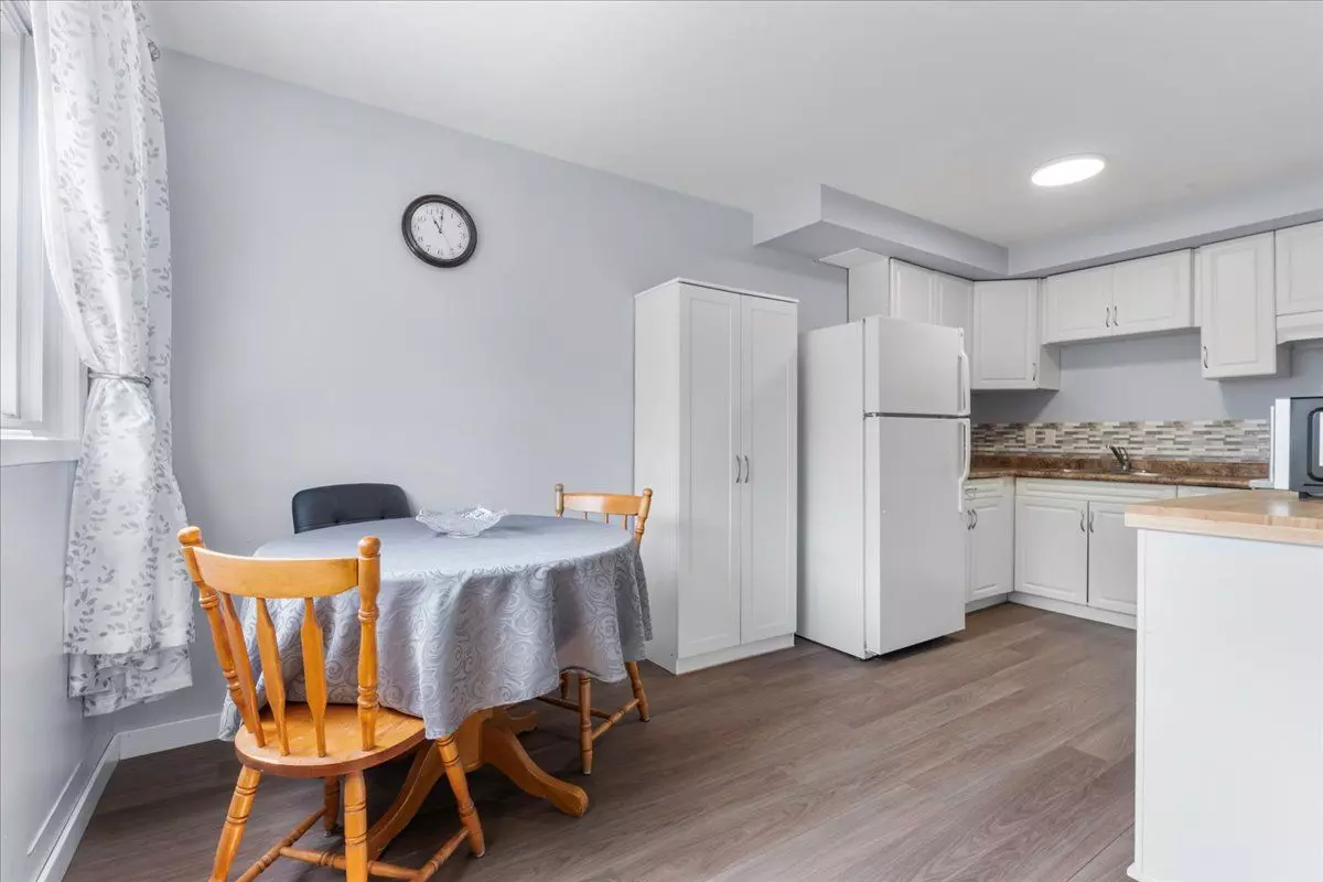 Belleville, ON K8P 4R4,15 Tracey Park DR #12