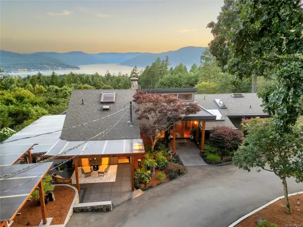 8100 Woodwyn Terr, Central Saanich, BC V8M 1S2