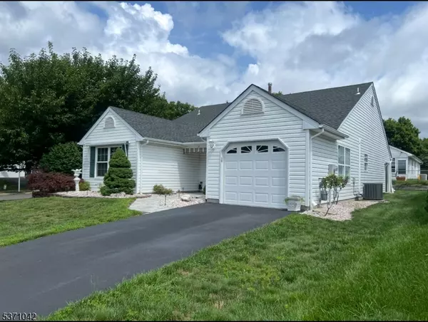 2 Mayapple Dr, Brick Twp., NJ 08724