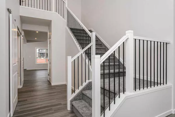 Calgary, AB T3M 2K1,77 Heartwood LN SE