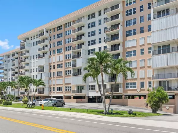 Hillsboro Beach, FL 33062,1150 Hillsboro Mile #312